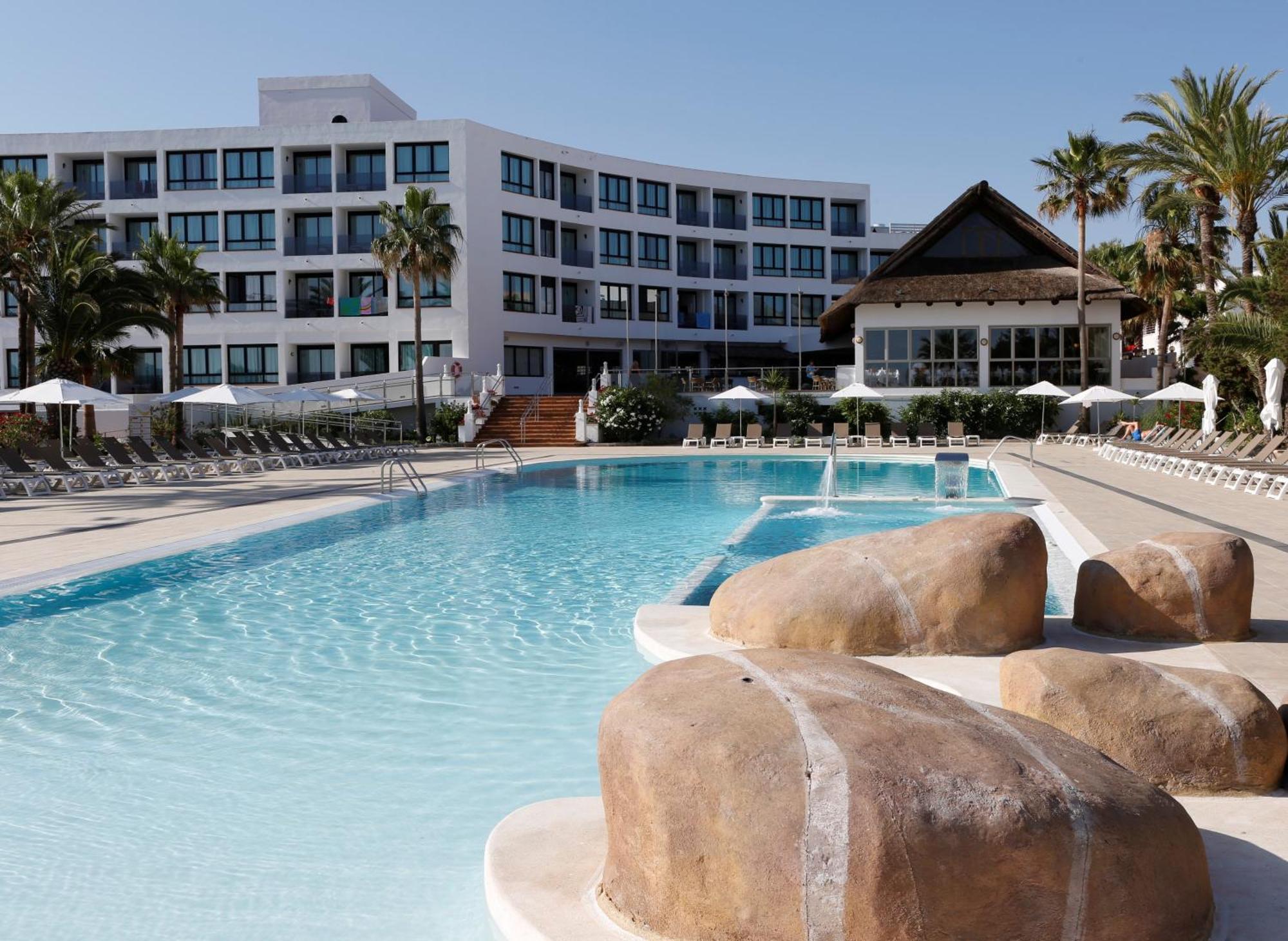 Marvell Club Hotel & Apartments San Antonio  Exterior photo